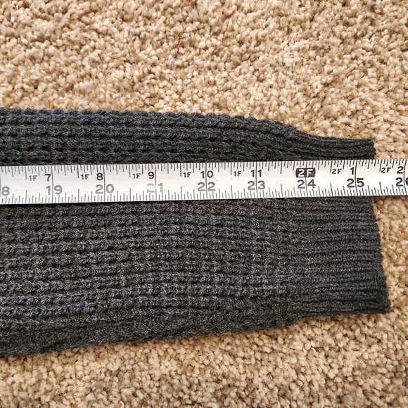 Umgee cold shoulder sweater Size L Color Gray - Picture 2 of 11